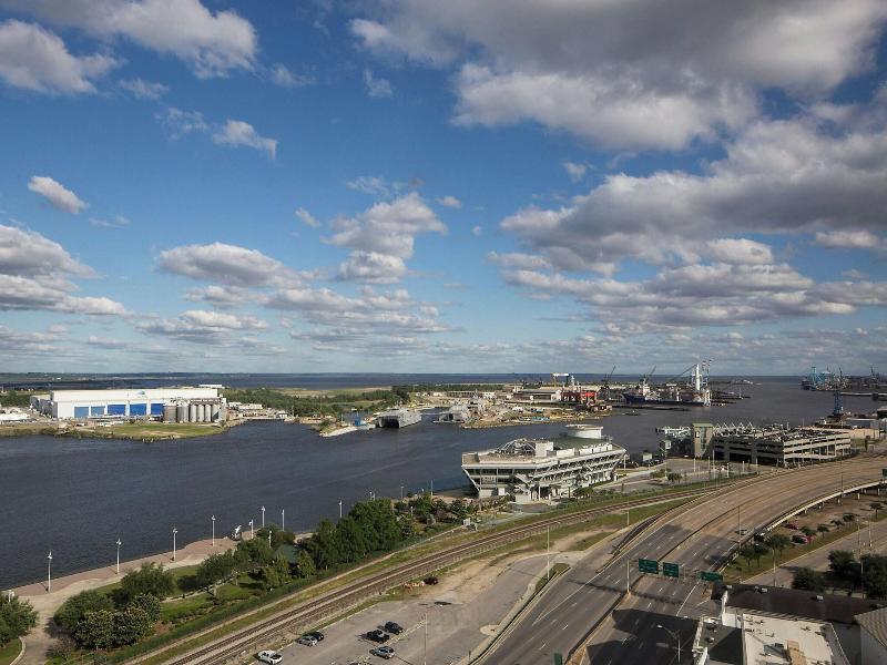 Renaissance Mobile Riverview Plaza Hotel image