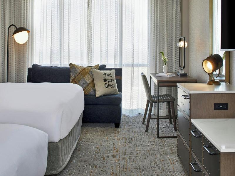 Renaissance Mobile Riverview Plaza Hotel image