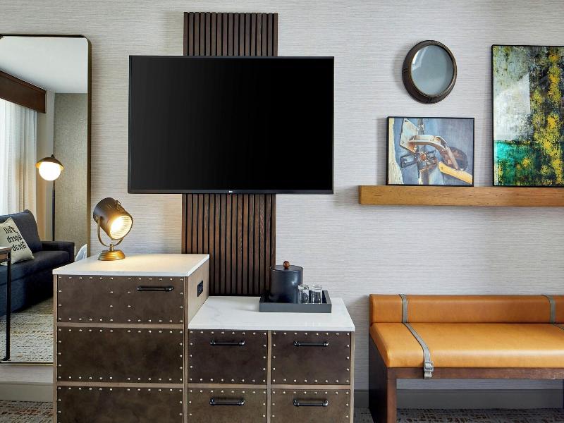 Renaissance Mobile Riverview Plaza Hotel image