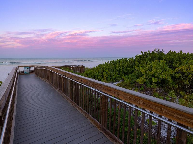 Marriott's Crystal Shores image