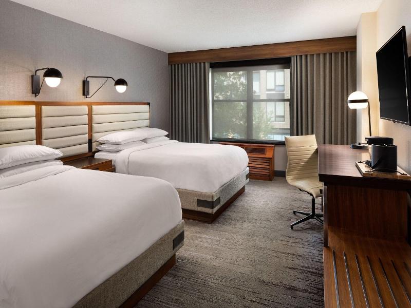 QUADRUPLE TWO QUEEN BEDS