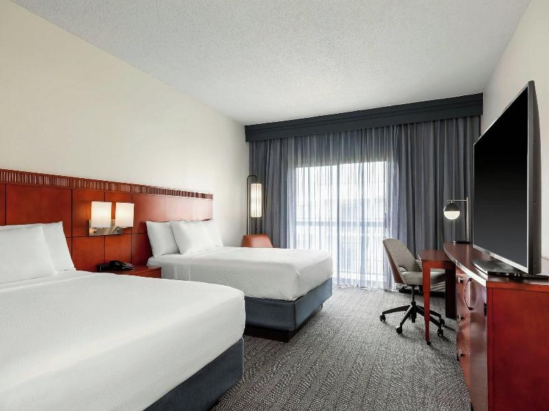QUADRUPLE TWO DOUBLE BEDS