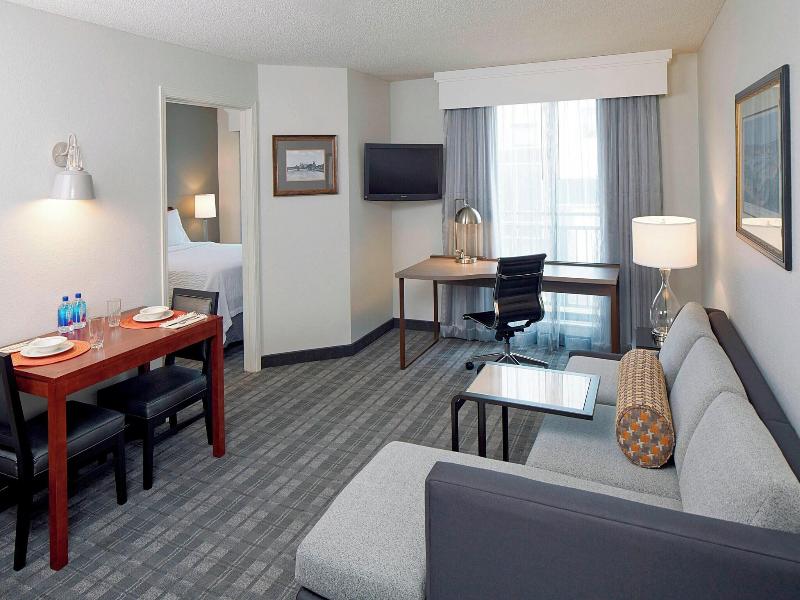 SUITE QUEEN SIZE BED — photo 9