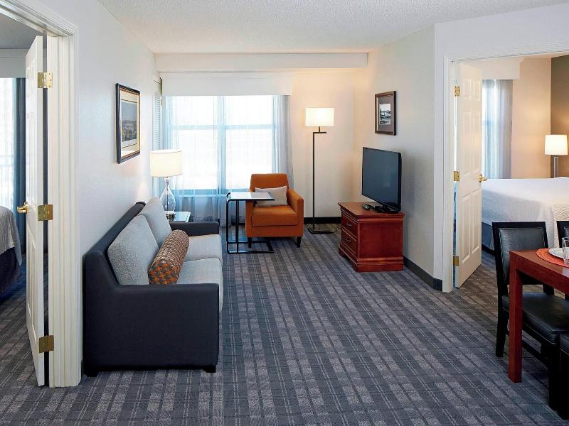 SUITE TWO DOUBLE BEDS