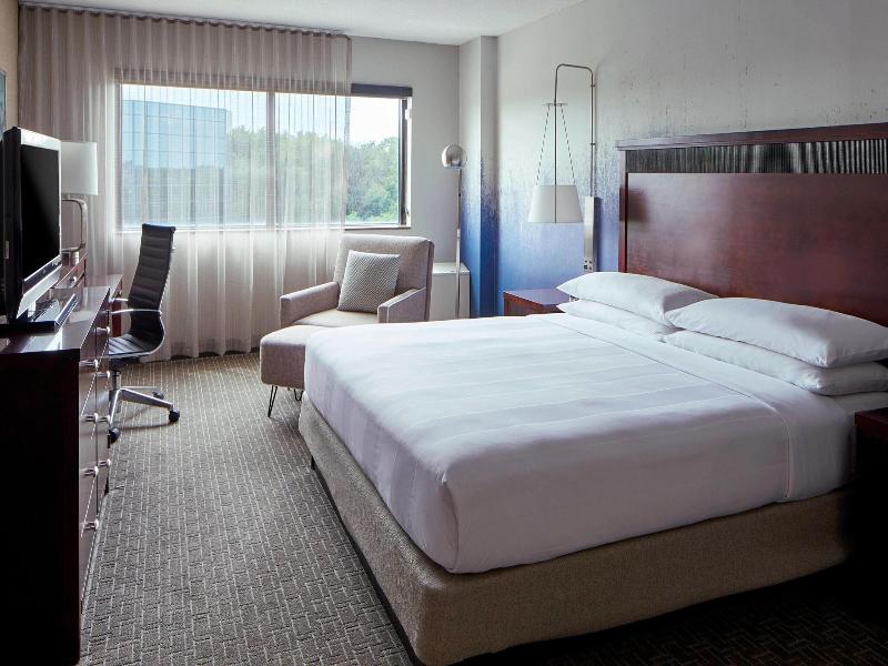 DOUBLE Accessible KING SIZE BED
