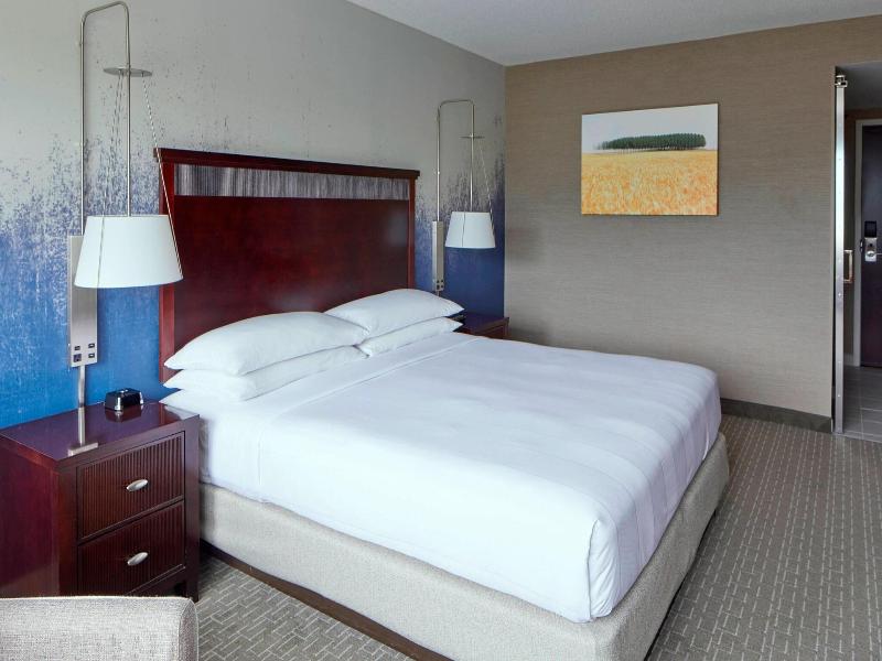 DOUBLE Accessible KING SIZE BED