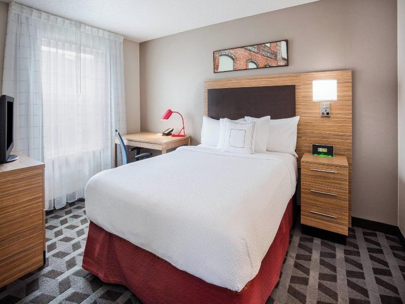 SUITE TWO QUEEN BEDS — photo 7