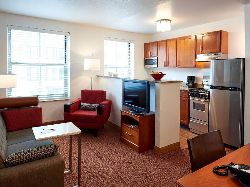 TownePlace Suites Minneapolis Downtown/North Loop 4