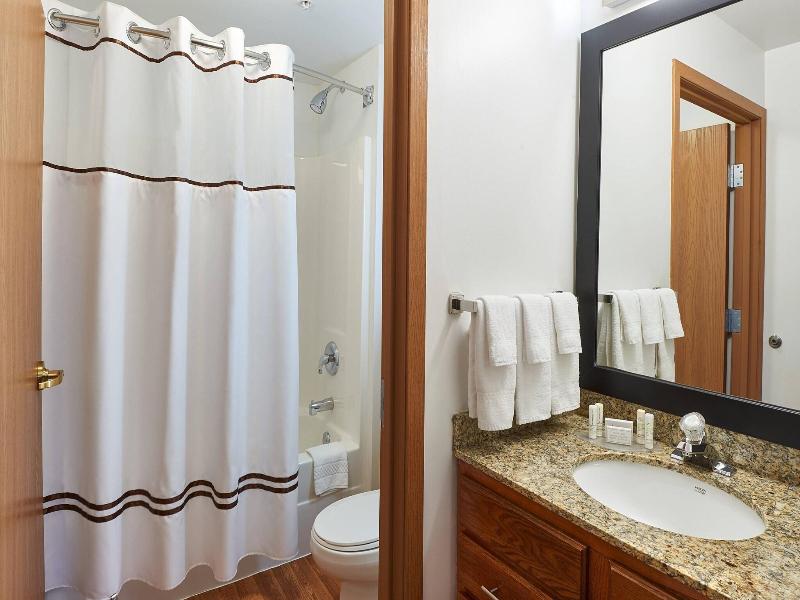 SUITE TWO DOUBLE BEDS — photo 5