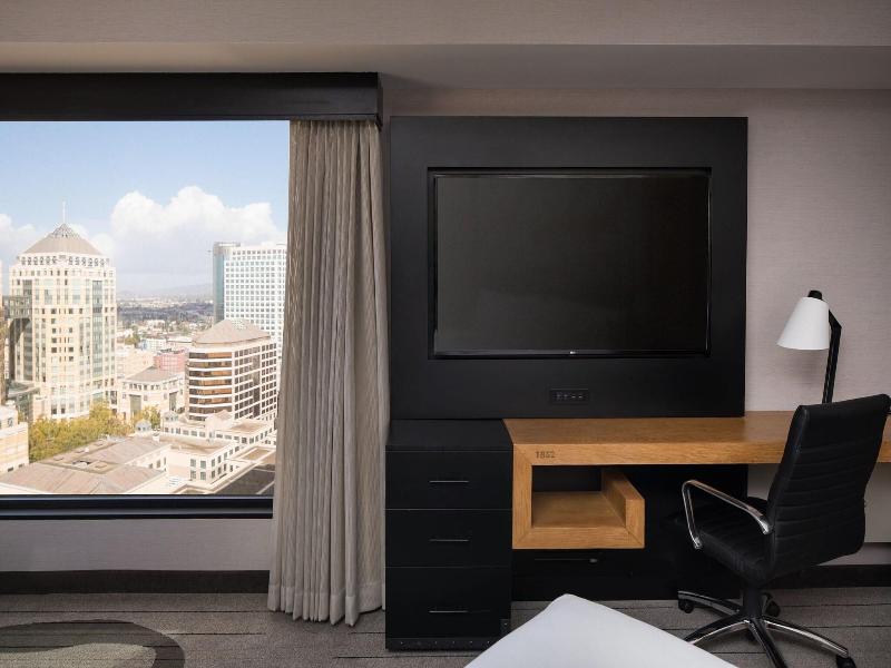 Oakland Marriott City Center image