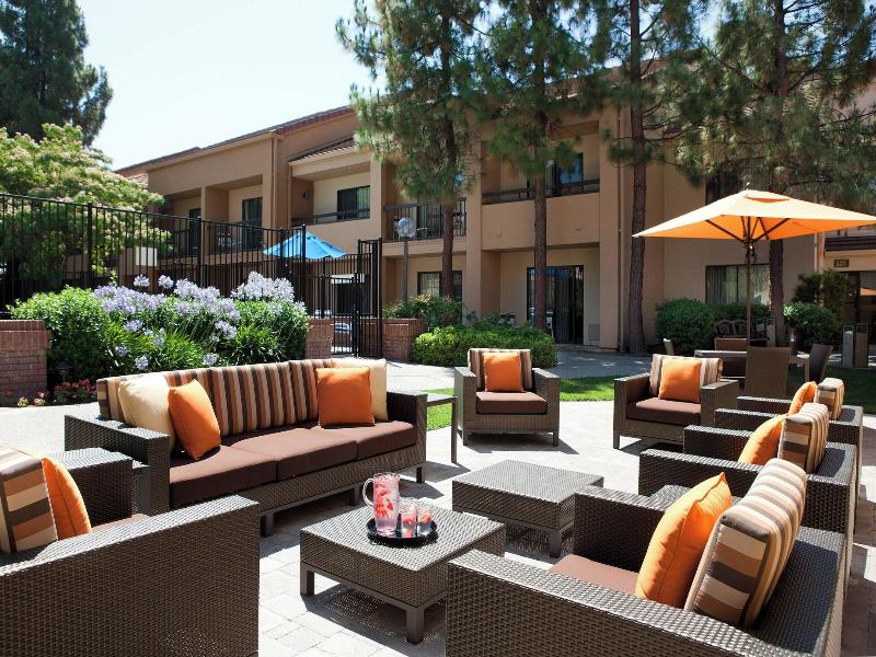 Courtyard Pleasanton image
