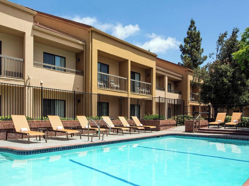 Courtyard Pleasanton image