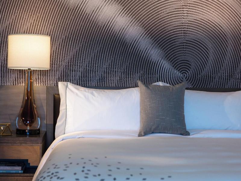 Renaissance Waterford Oklahoma City Hotel image