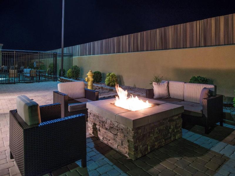 Courtyard Victorville Hesperia image