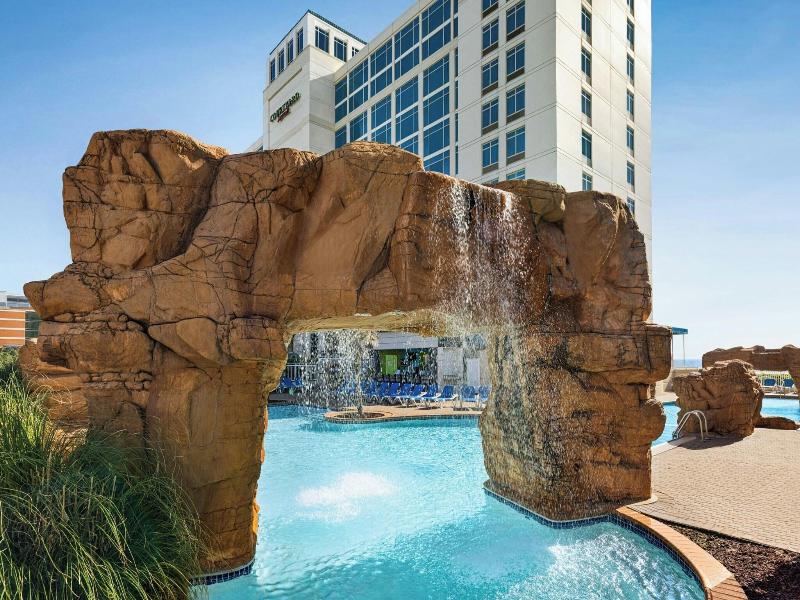 Courtyard Virginia Beach Oceanfront/North 37th St. image