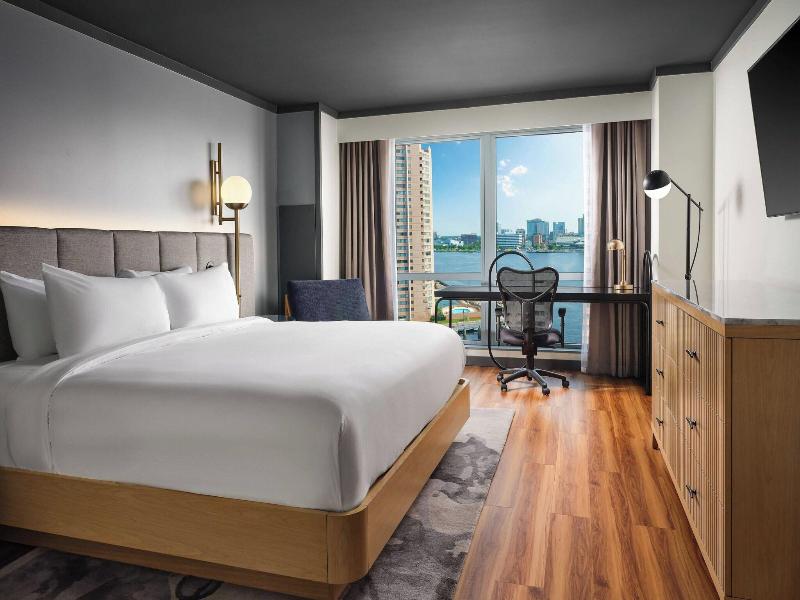 Renaissance Portsmouth-Norfolk Waterfront Hotel image