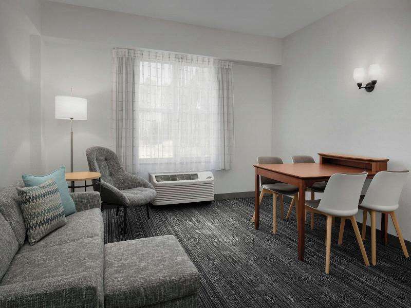 TownePlace Suites Suffolk Chesapeake image