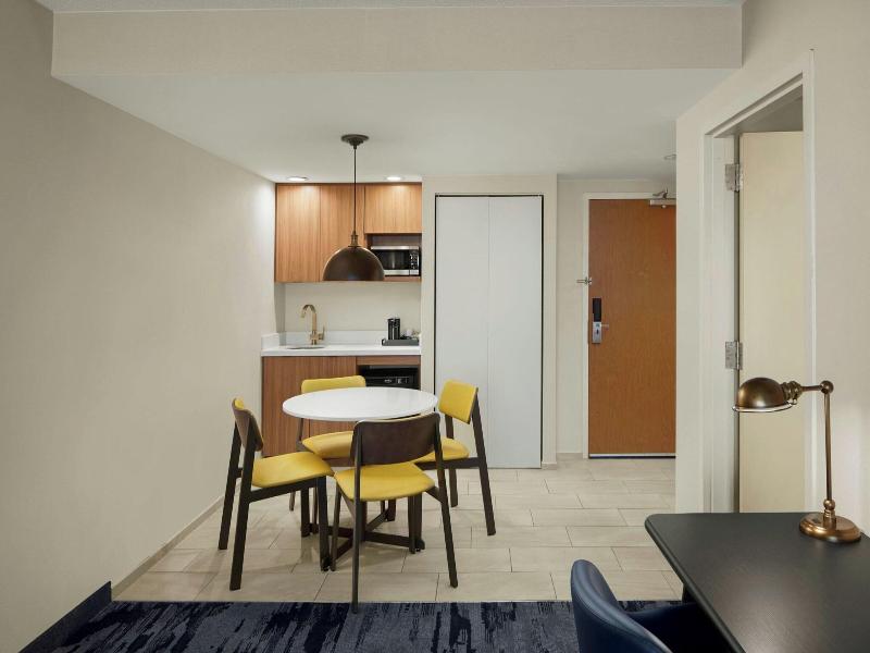 Fairfield Inn & Suites Virginia Beach Oceanfront image