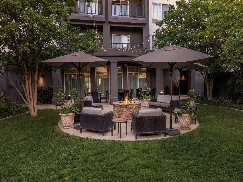 Courtyard Ventura Simi Valley image