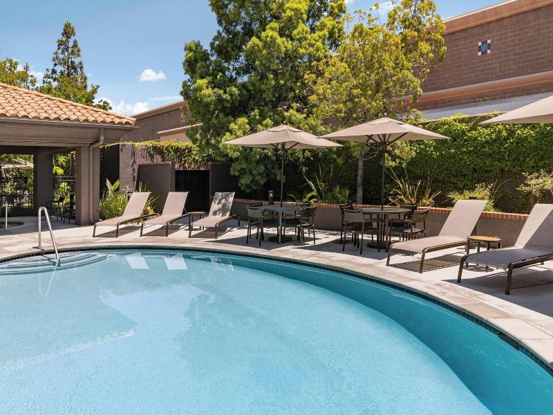 Courtyard Ventura Simi Valley image