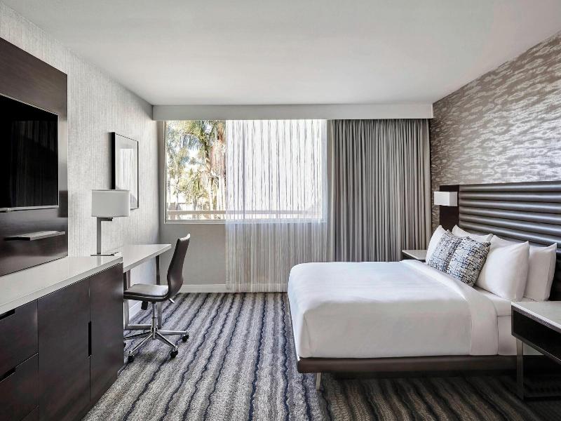 Ventura Beach Marriott image