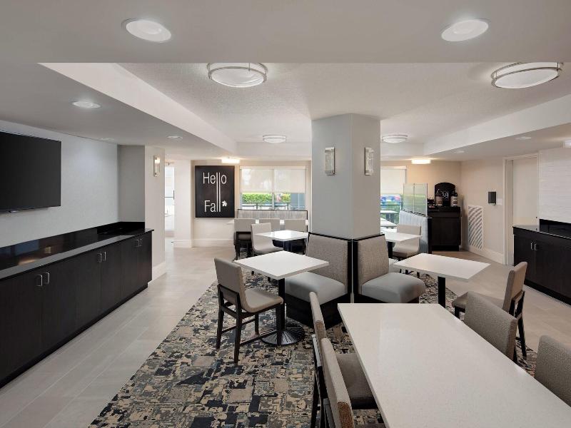 Fairfield Inn & Suites Palm Beach image
