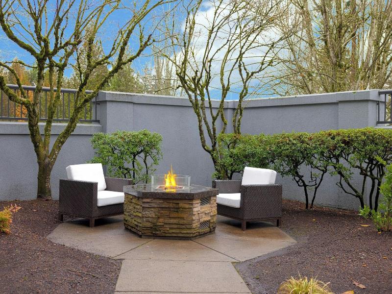 Courtyard Portland Southeast/Clackamas image