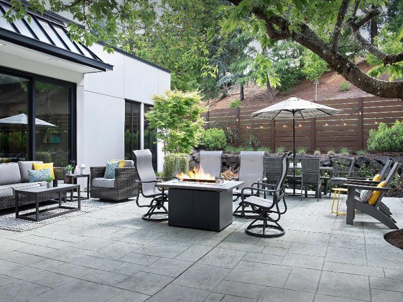 Courtyard Portland Tigard image