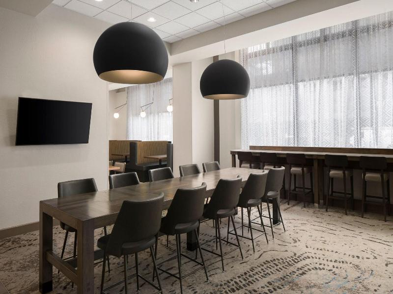 Residence Inn Portland Downtown/RiverPlace image