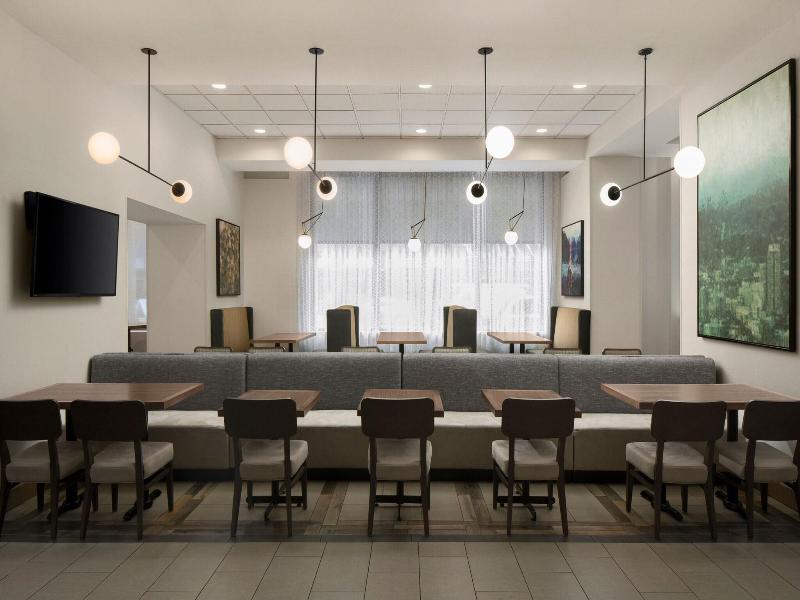 Residence Inn Portland Downtown/RiverPlace image