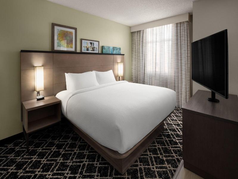 Residence Inn Portland Downtown/RiverPlace image