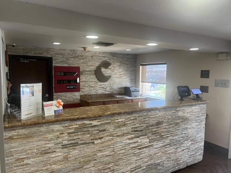 Comfort Inn & Suites Northern Phoenix image