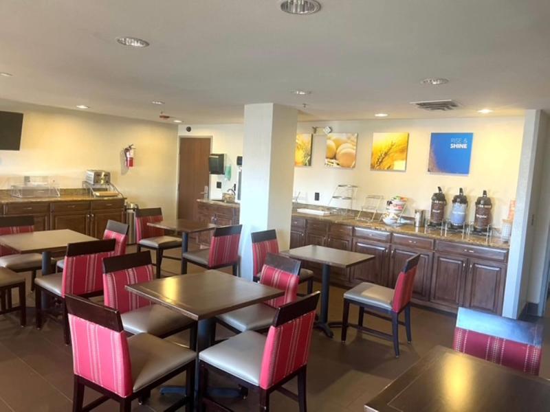 Comfort Inn & Suites Northern Phoenix image