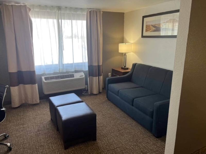 Comfort Inn & Suites Northern Phoenix image