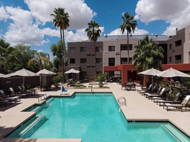 Courtyard Scottsdale North image