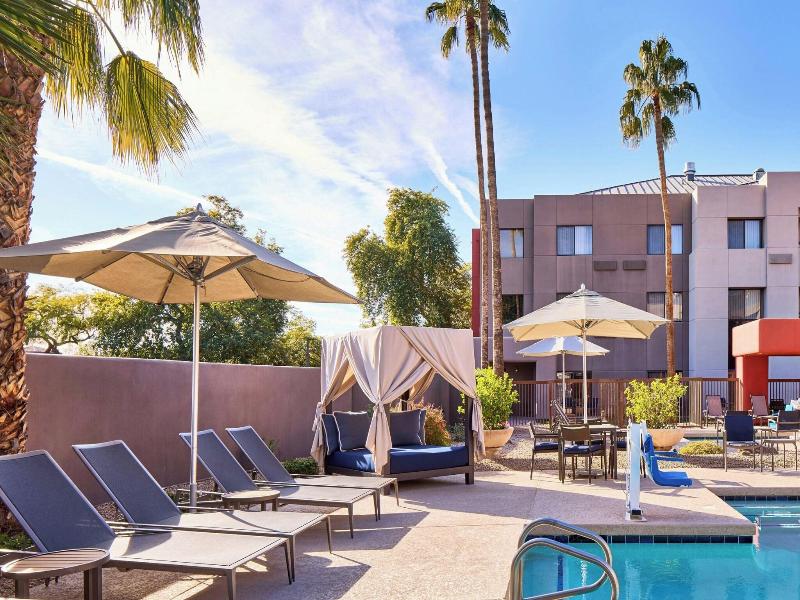 Courtyard Scottsdale North image