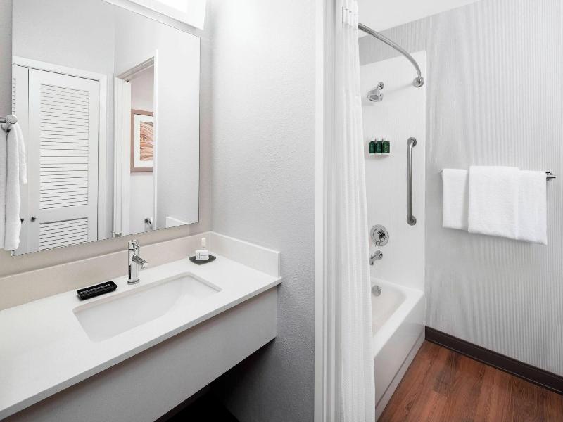 Courtyard Scottsdale North image