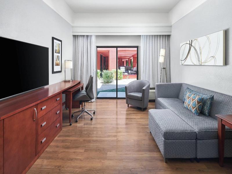 Courtyard Scottsdale North image