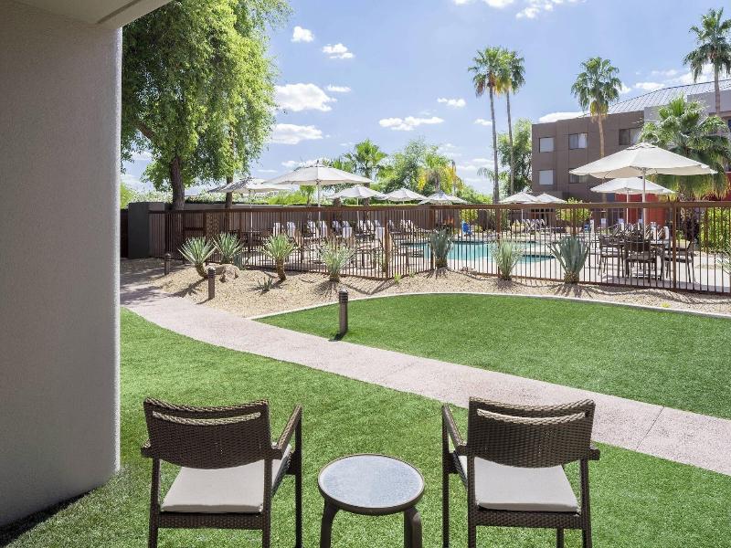 Courtyard Scottsdale North image