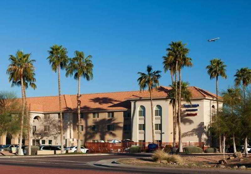 Fairfield Inn AND Suites Phoenix Airport