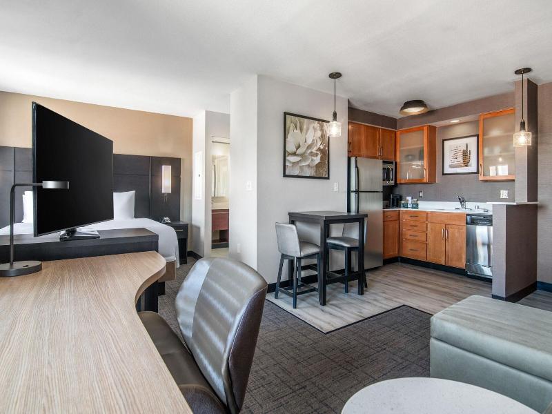 Residence Inn by Marriott Phoenix Glendale Sports image