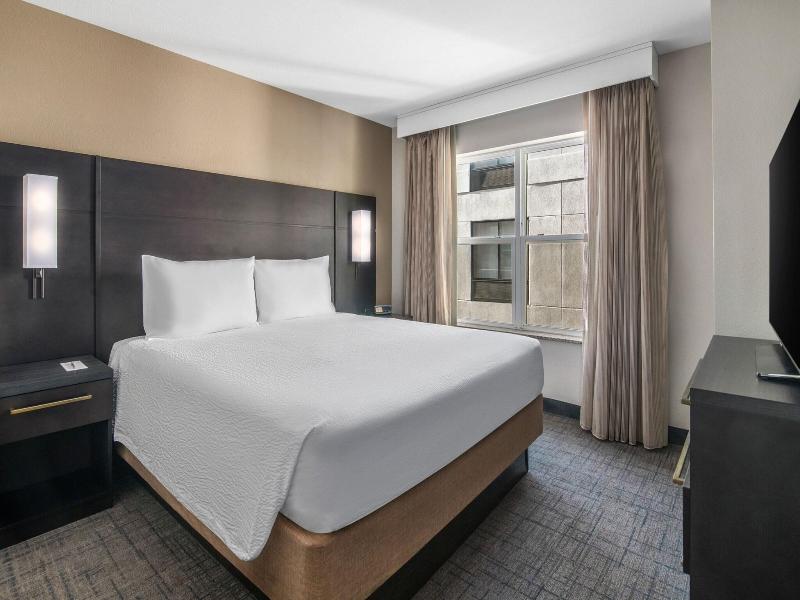 Residence Inn by Marriott Phoenix Glendale Sports image