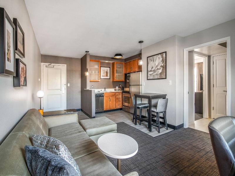 Residence Inn by Marriott Phoenix Glendale Sports image