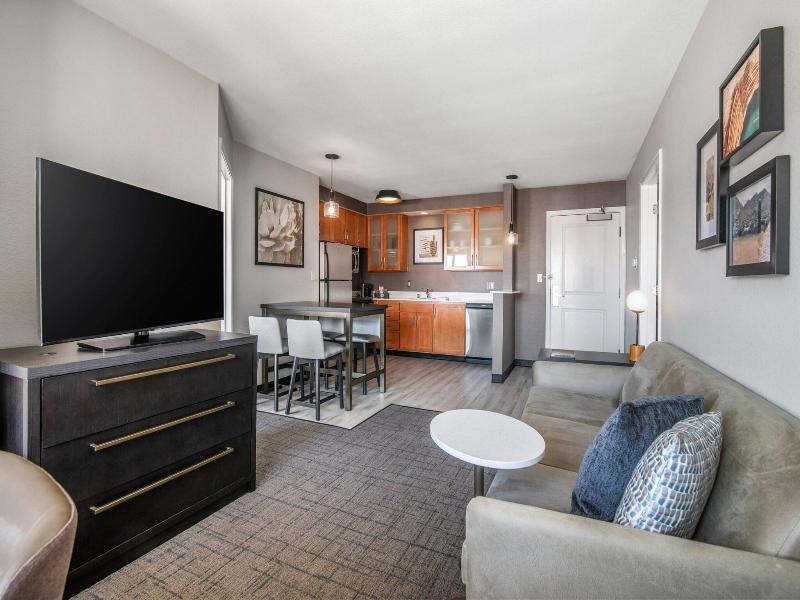 Residence Inn by Marriott Phoenix Glendale Sports image