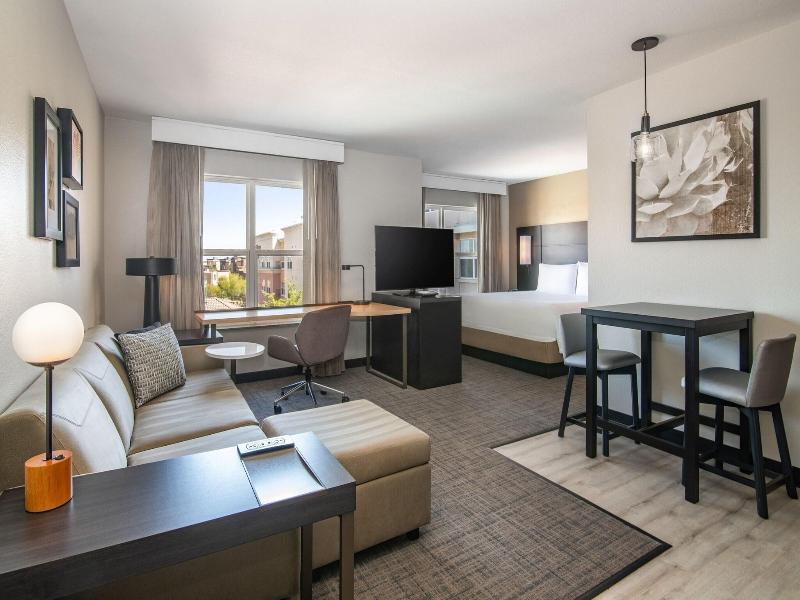 Residence Inn by Marriott Phoenix Glendale Sports image