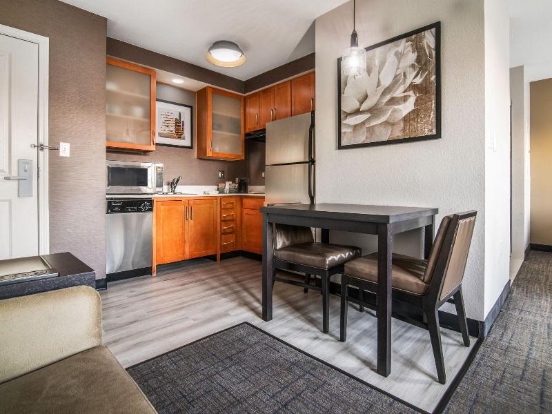 Residence Inn by Marriott Phoenix Glendale Sports image