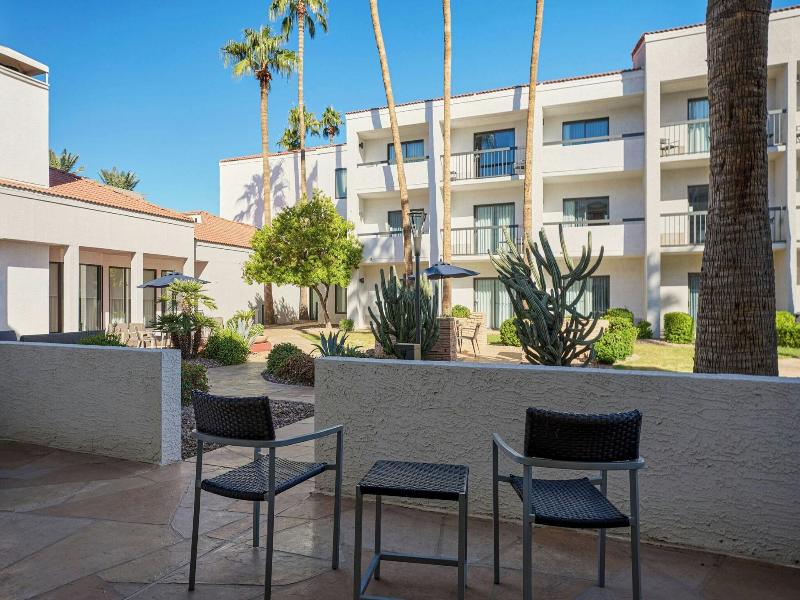 Courtyard Phoenix North image