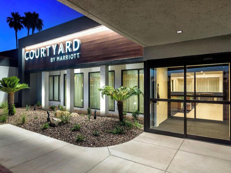 Courtyard Phoenix North image