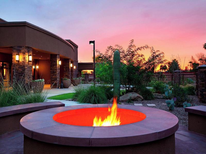 Courtyard Scottsdale Salt River image