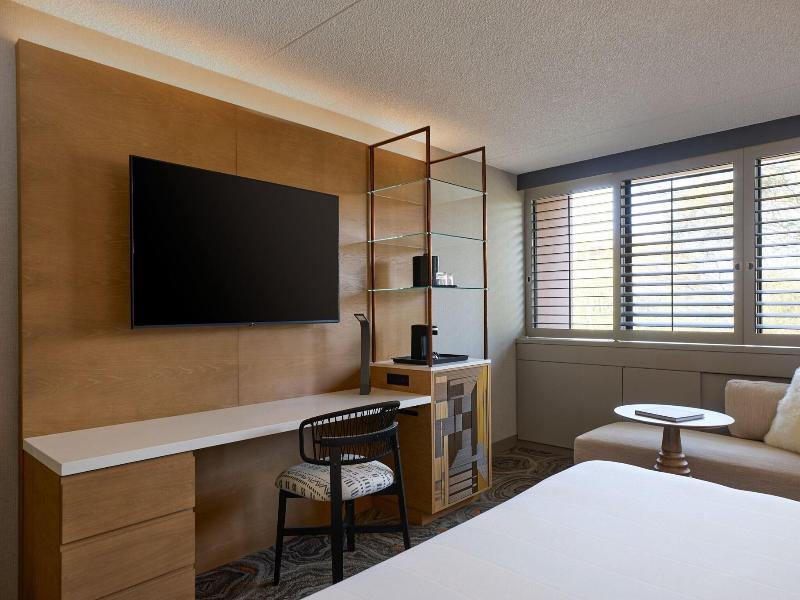 Phoenix Marriott Tempe at The Buttes image